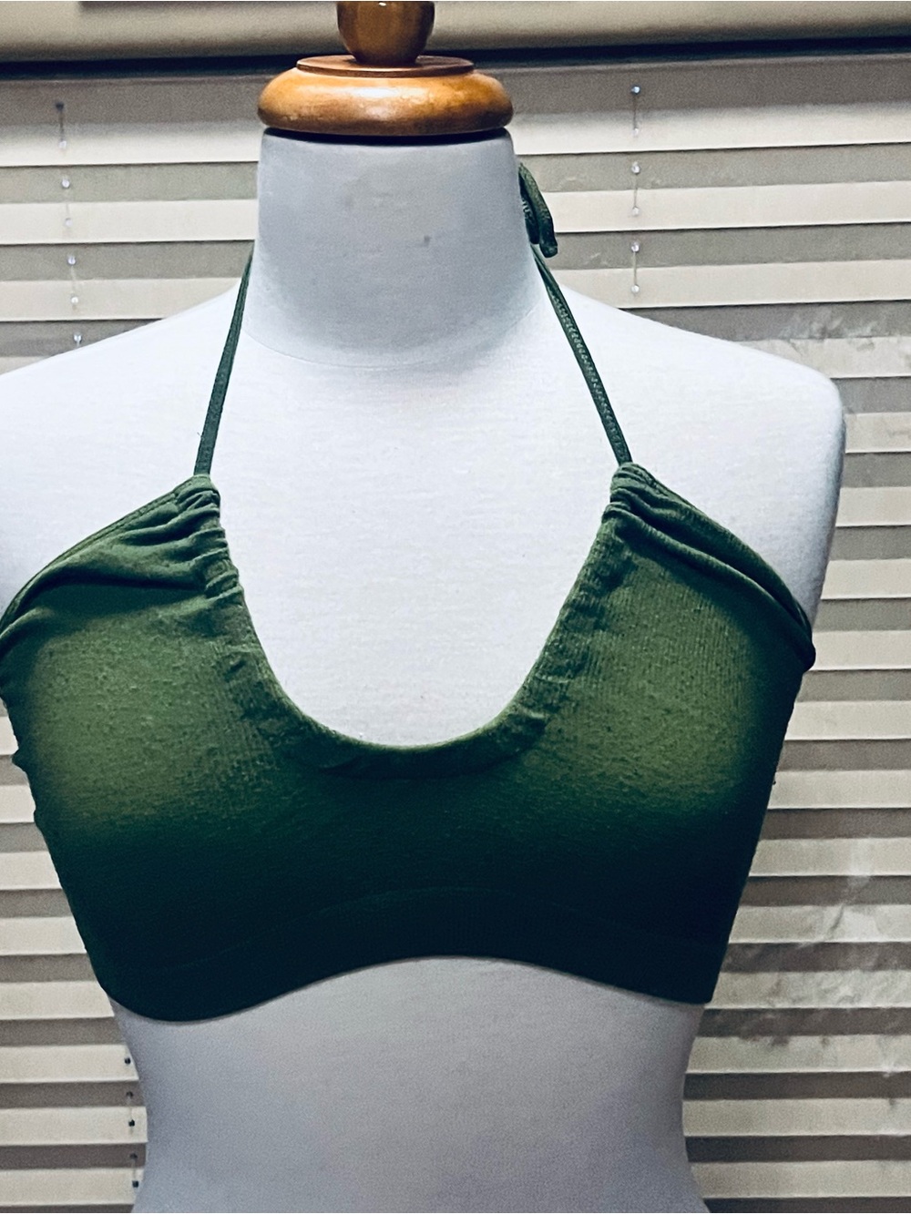 Urban Outfitters Olive Green Ribbed Cross-Neck Crop Cami 🎆